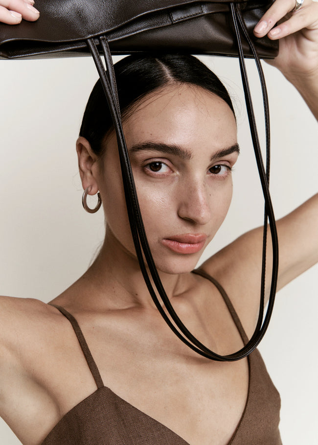 ！限定お値下げ！MODERN WEAVING ショルダーバッグ Single Strap Tall Crossbody | Braun | Modern Weaving